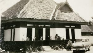 Tampak Rumah KH. Sulaeman pada masa lalu. (Sumber Foto : Askabul Mukminin)